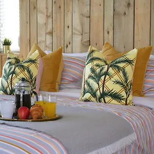 Seaside Serenity: 3-bedroom Garden Retreat With Beach Access Apartment