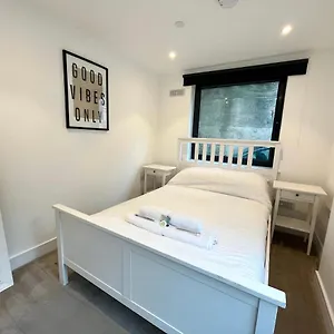 In Town Centre Apartment