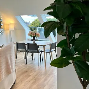 Stunning Luminous Penthouse/ 2beds 2baths Apartment